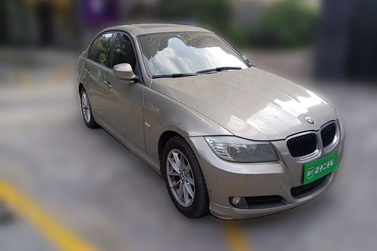 Used BMW 3 Series 2010 318i Leading Model Front Right 45 Deg