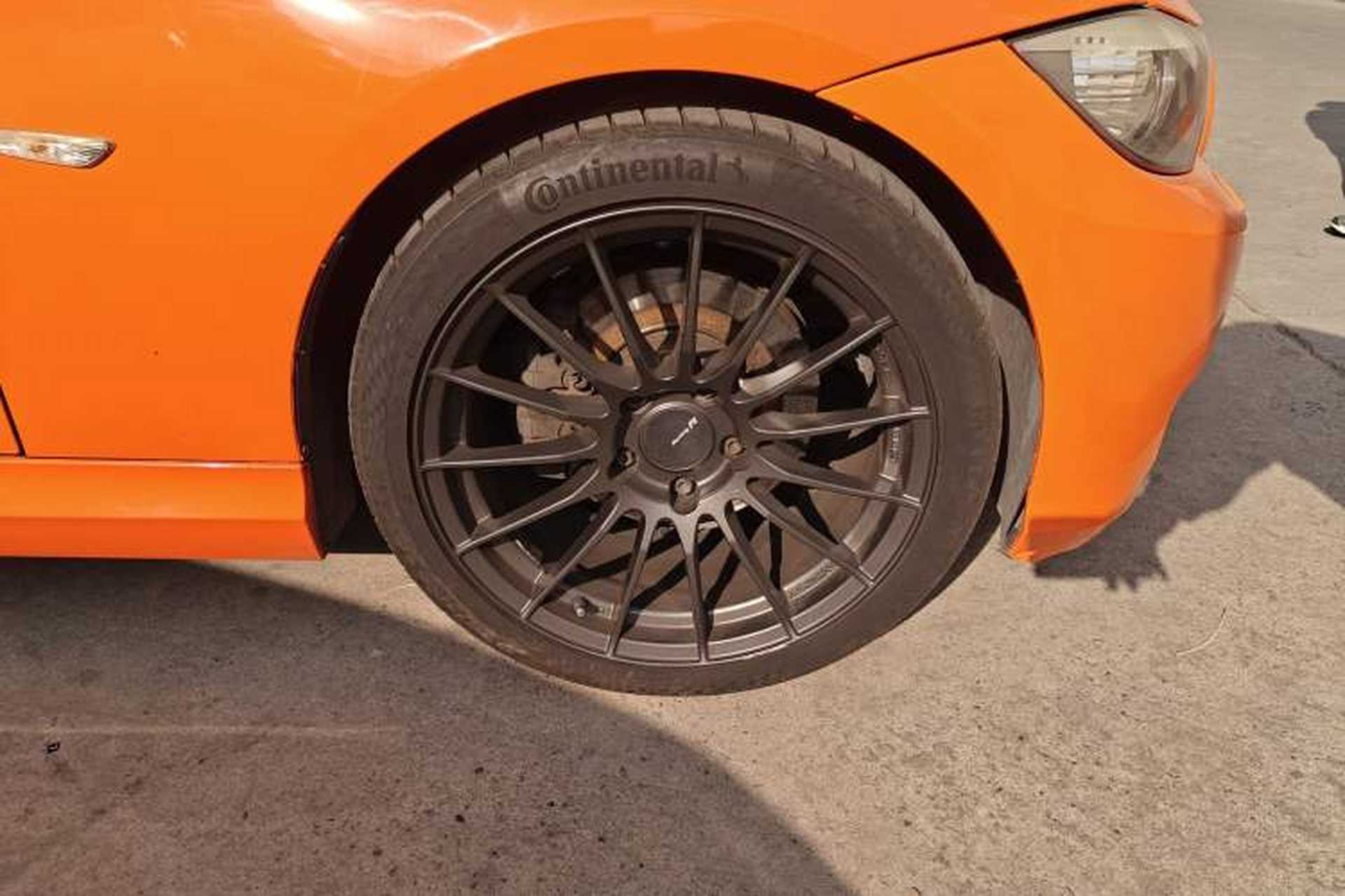 Used BMW 3 Series 2010 325i Luxury Model Right Front Wheel Hub
