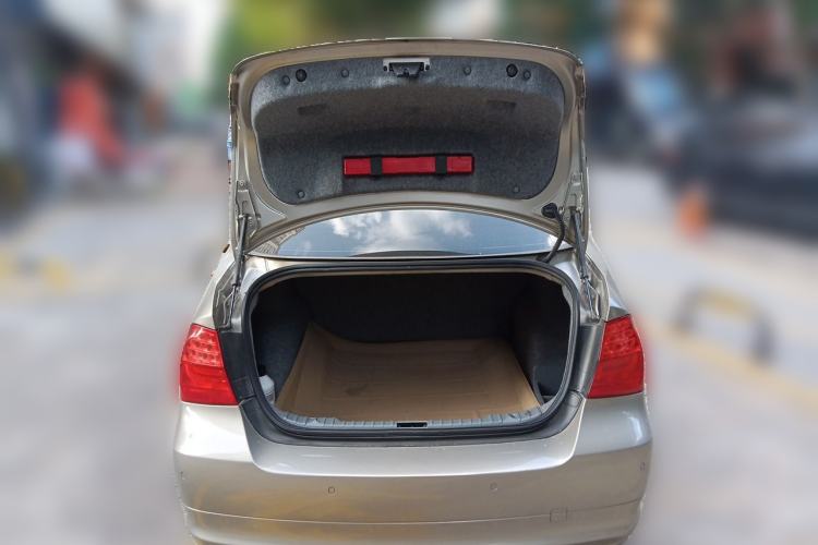 Used BMW 3 Series 2010 318i Leading Model Trunk