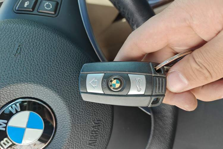 Used BMW 3 Series 2010 325i Luxury Model Vehicle Key