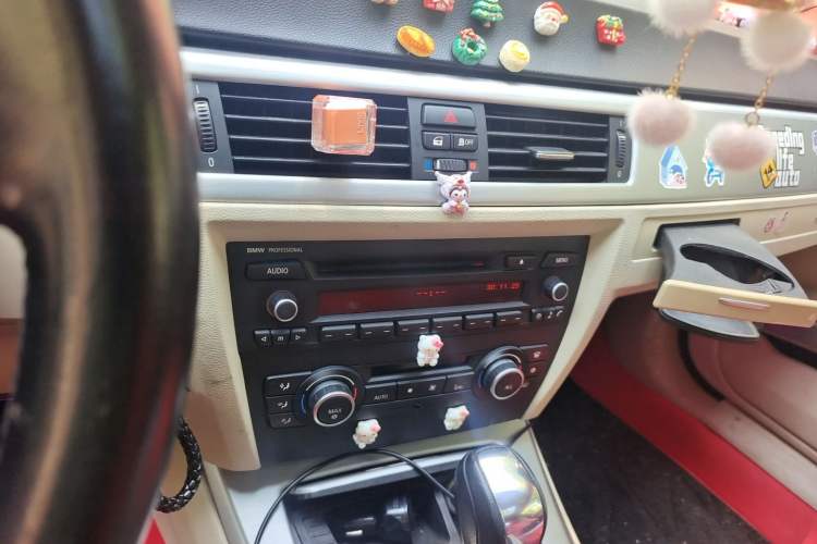 Used BMW 3 Series 2011 320i Coupe Audio And AC Panel