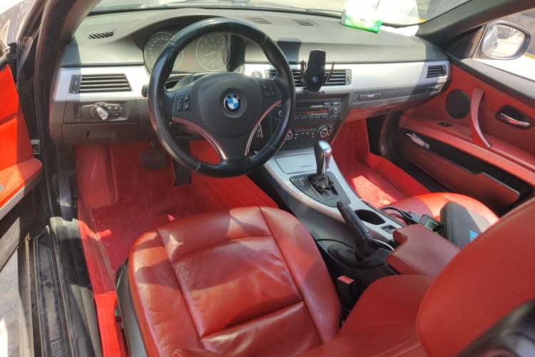 Used BMW 3 Series 2011 325i Convertible Coupe Center Console