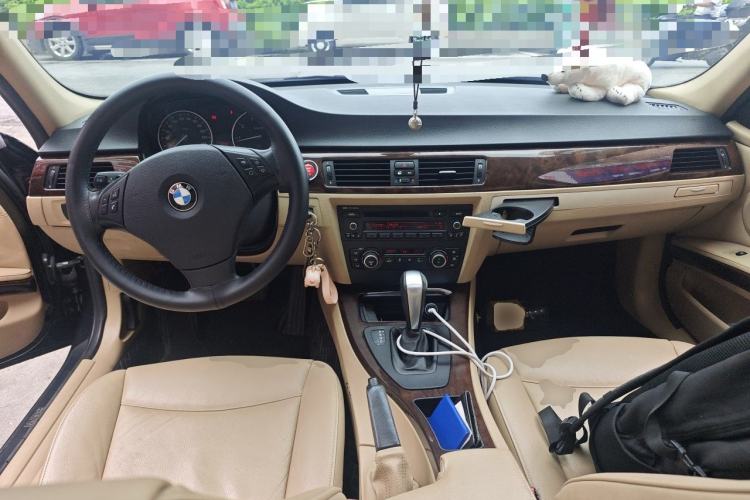 Used BMW 3 Series 2011 320i Sport Edition Center Console