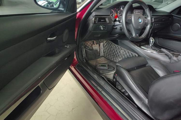 Used BMW 3 Series 2011 335i two-door coupe Driver Seat
