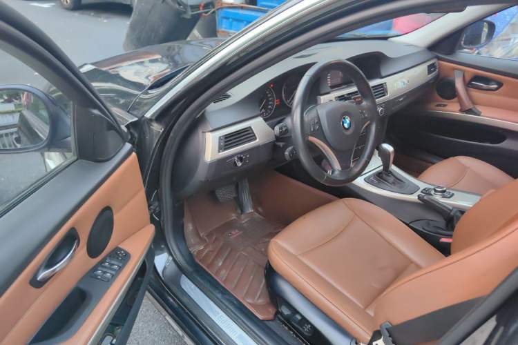 Used BMW 3 Series 2011 320i Luxury Edition Driver Seat