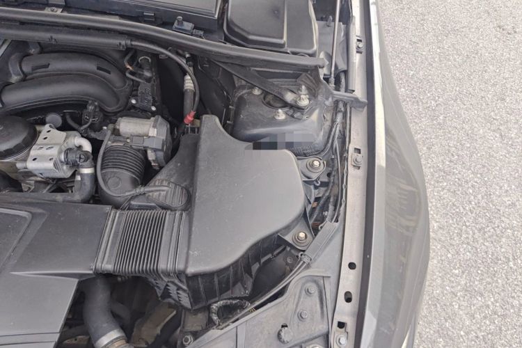 Used BMW 3 Series 2011 320i Coupe Engine Bay Left