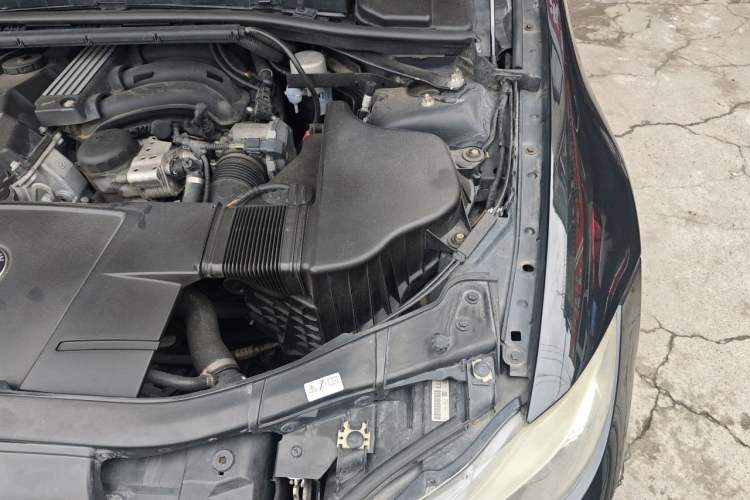 Used BMW 3 Series 2011 320i Sport Edition Engine Bay Left