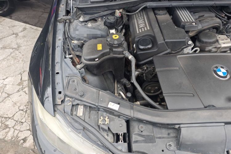 Used BMW 3 Series 2011 320i Sport Edition Engine Bay Right