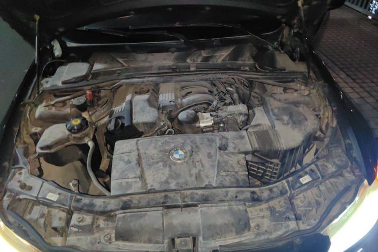 Used BMW 3 Series 2011 320i Luxury Edition Engine Bay