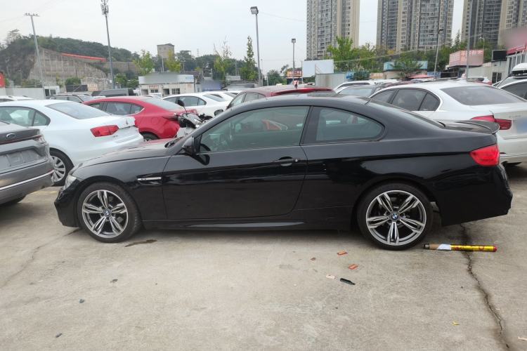 Used BMW 3 Series 2011 320i Coupe Exterior 3