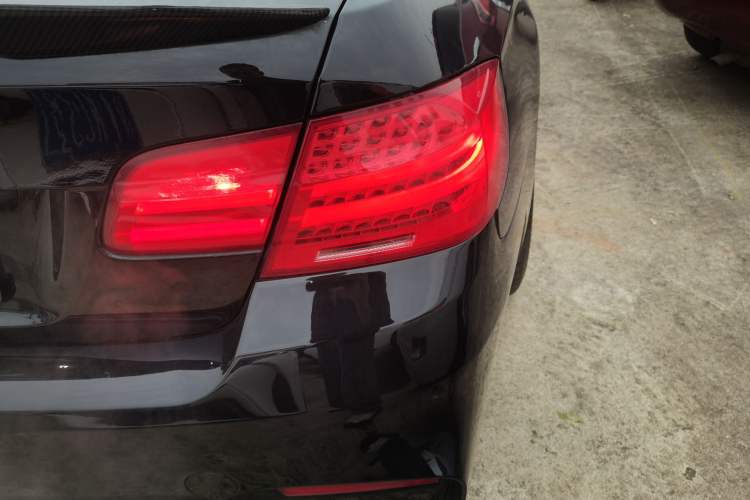 Used BMW 3 Series 2011 320i Coupe Exterior 6