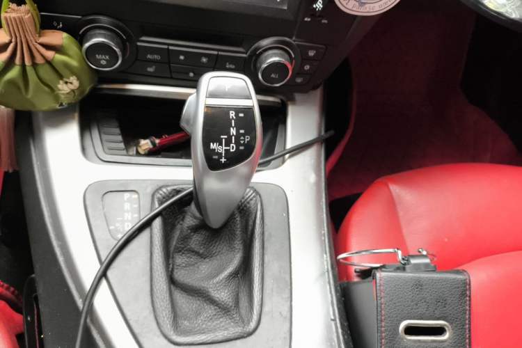 Used BMW 3 Series 2011 325i Convertible Coupe Gear Lever