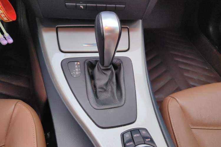 Used BMW 3 Series 2011 320i Luxury Edition Gear Lever
