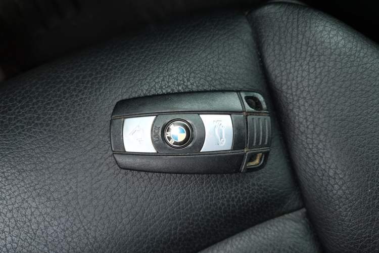 Used BMW 3 Series 2011 320i Coupe Interior 1