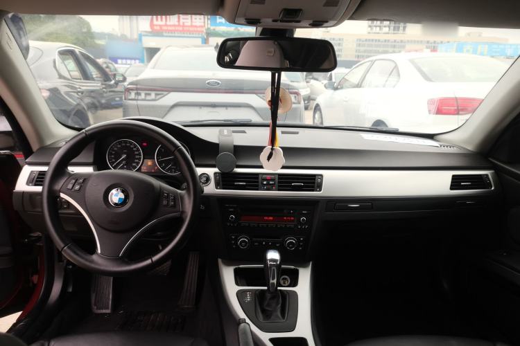 Used BMW 3 Series 2011 320i Coupe Interior 2