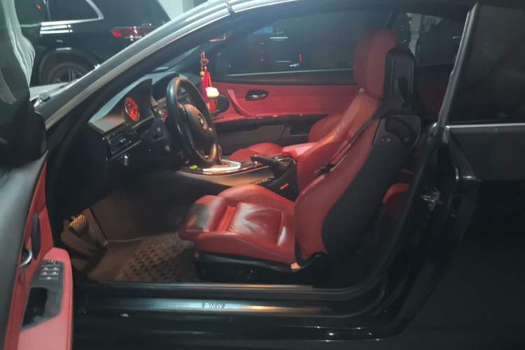 Used BMW 3 Series 2011 335i Convertible Coupe Left Front Seat