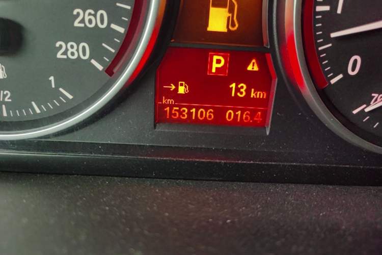 Used BMW 3 Series 2011 335i two-door coupe Odometer Close Up