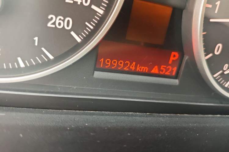 Used BMW 3 Series 2011 318i Leading Model Odometer Close Up