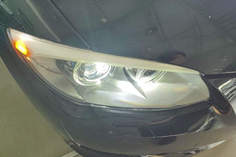 Used BMW 3 Series 2011 335i two-door coupe Right Front Headlight