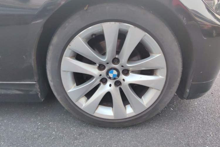 Used BMW 3 Series 2011 320i Luxury Edition Right Front Wheel Hub