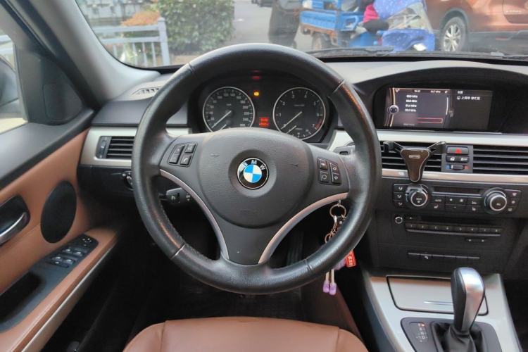 Used BMW 3 Series 2011 320i Luxury Edition Steering Wheel