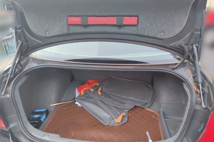 Used BMW 3 Series 2011 320i Luxury Edition Trunk