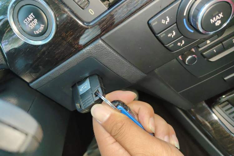 Used BMW 3 Series 2011 335i Convertible Coupe Vehicle Key