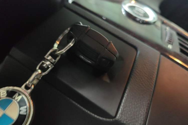 Used BMW 3 Series 2011 335i two-door coupe Vehicle Key