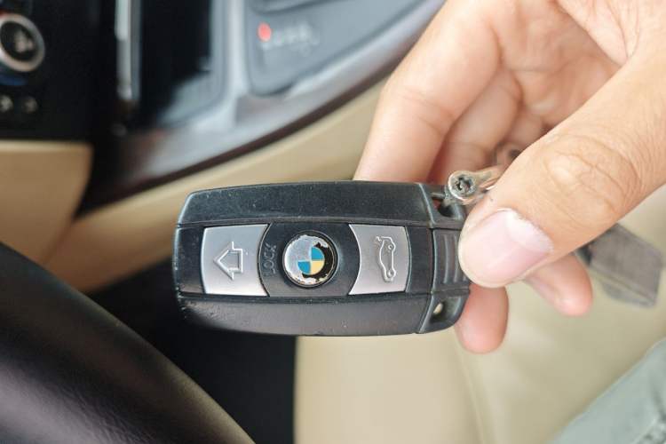 Used BMW 3 Series 2011 320i Sport Edition Vehicle Key