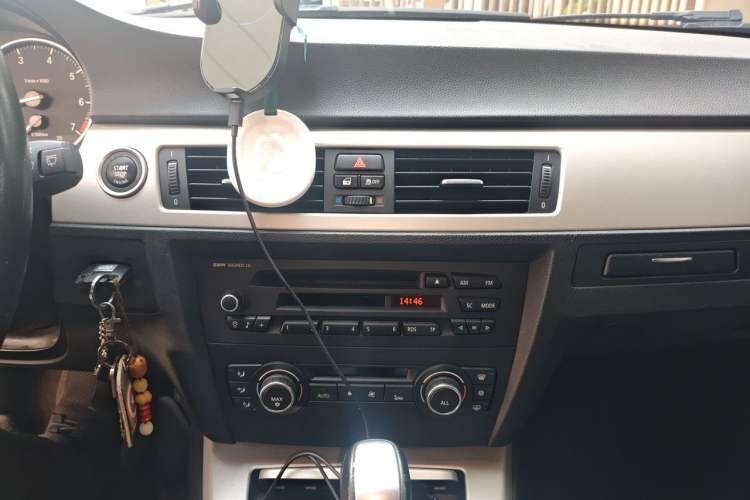 Used BMW 3 Series 2011 318i Leading Model Audio And AC Panel