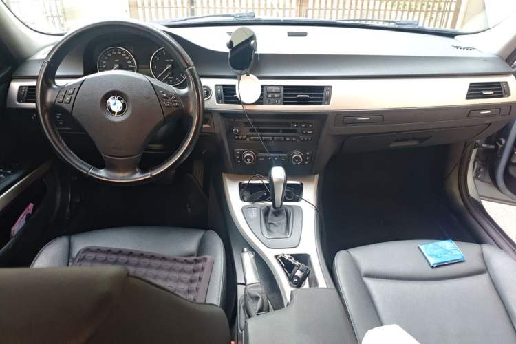 Used BMW 3 Series 2011 318i Leading Model Center Console