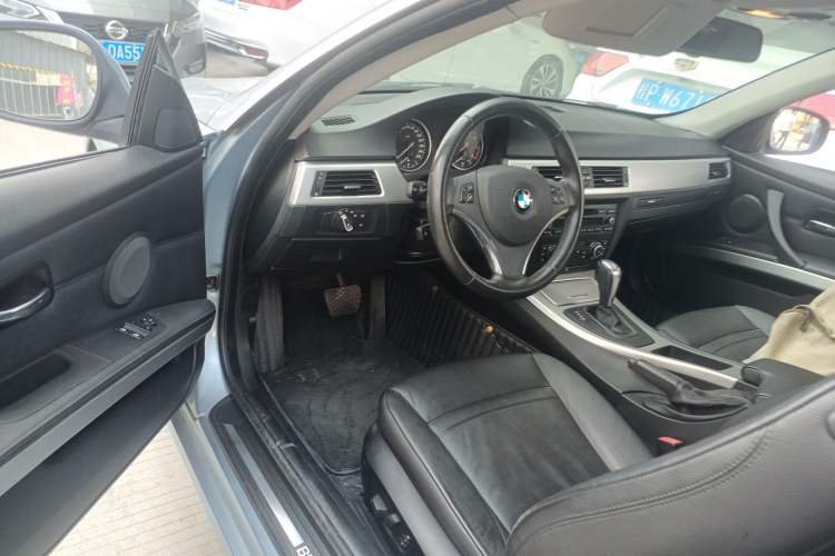Used BMW 3 Series 2011 325i two-door coupe Driver Seat