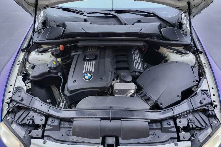 Used BMW 3 Series 2011 325i Convertible Coupe Engine Bay