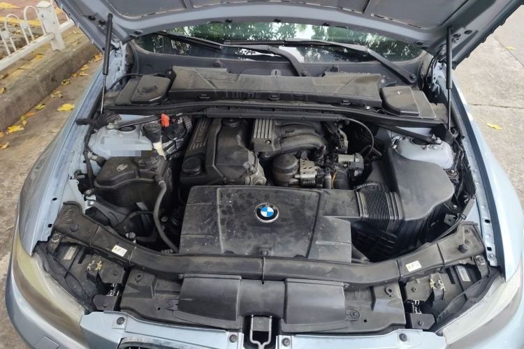 Used BMW 3 Series 2011 320i Luxury Edition Engine Bay