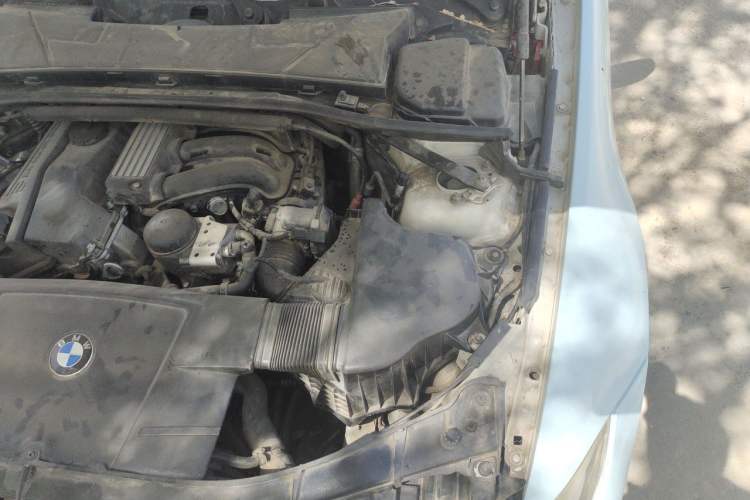 Used BMW 3 Series 2011 320i Sport Edition Engine Bay Left