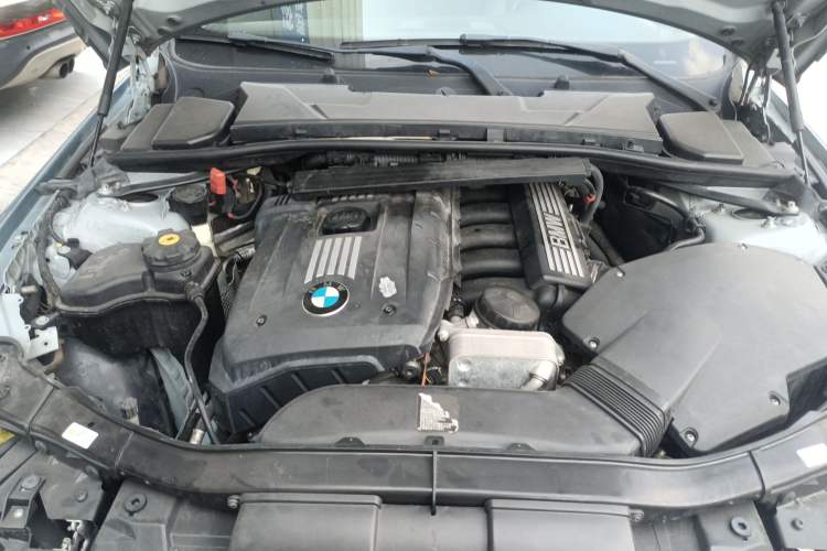 Used BMW 3 Series 2011 325i two-door coupe Engine Bay