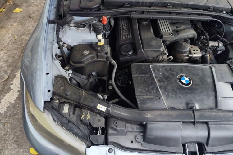 Used BMW 3 Series 2011 320i Luxury Edition Engine Bay Right