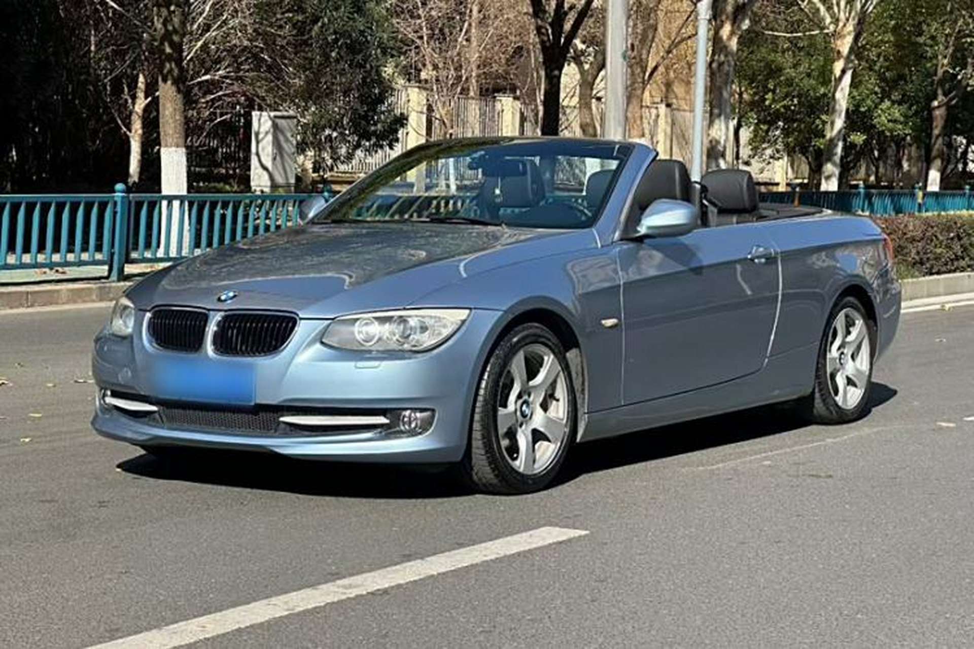 Used BMW 3 Series 2011 320i Convertible Coupe Front Left 45 Deg