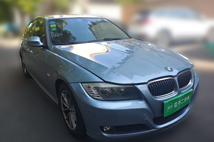 Used BMW 3 Series 2011 318i Leading Model Front Right 45 Deg