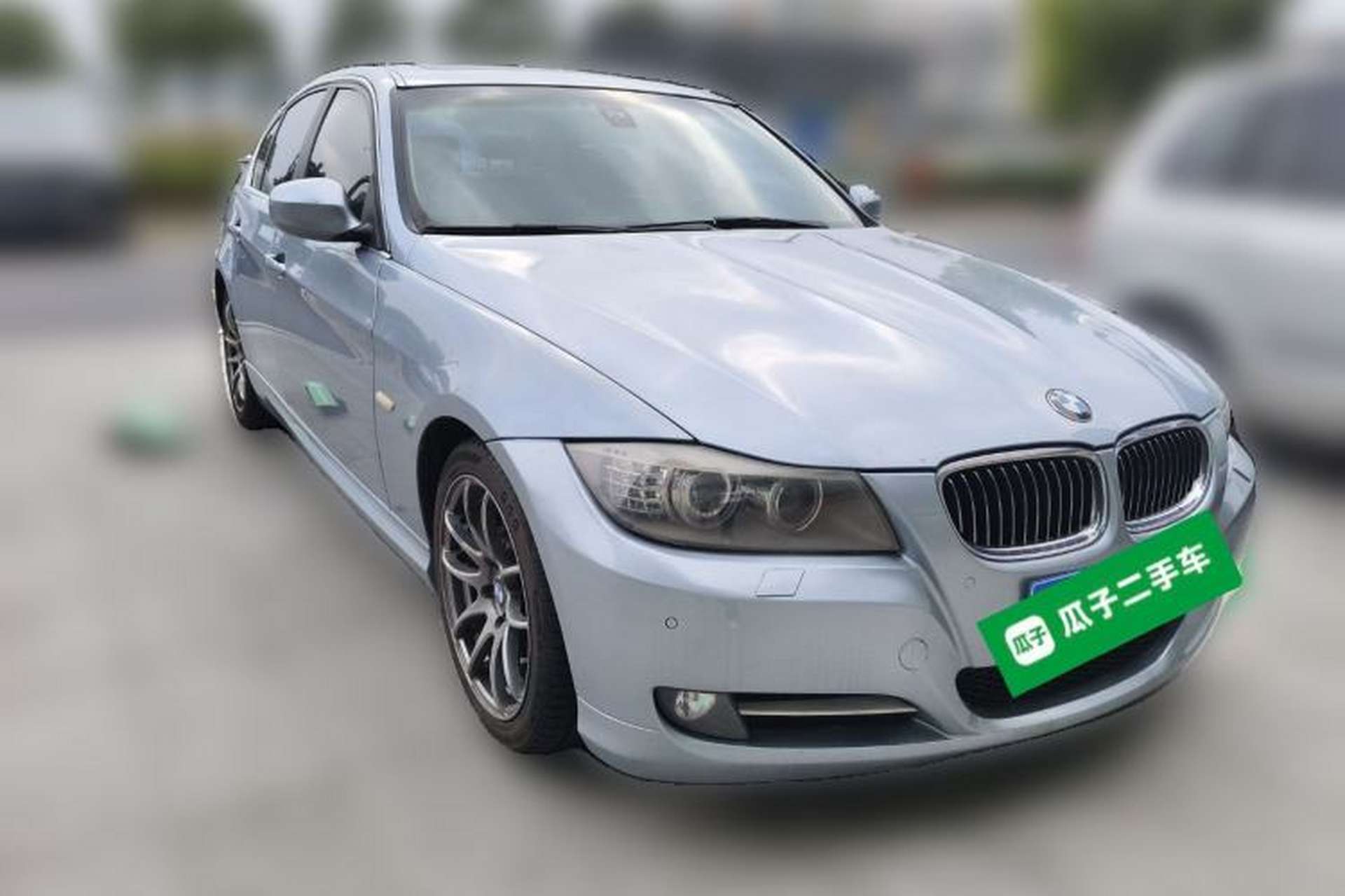 Used BMW 3 Series 2011 320i Luxury Edition Front Right 45 Deg