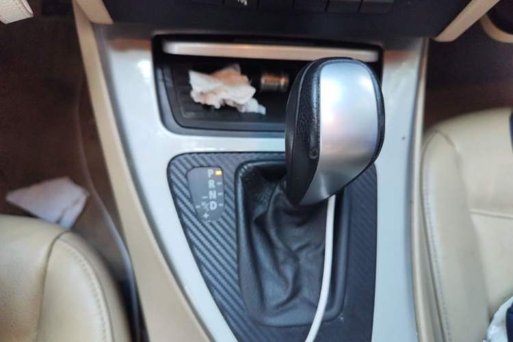 Used BMW 3 Series 2011 320i Luxury Edition Gear Lever