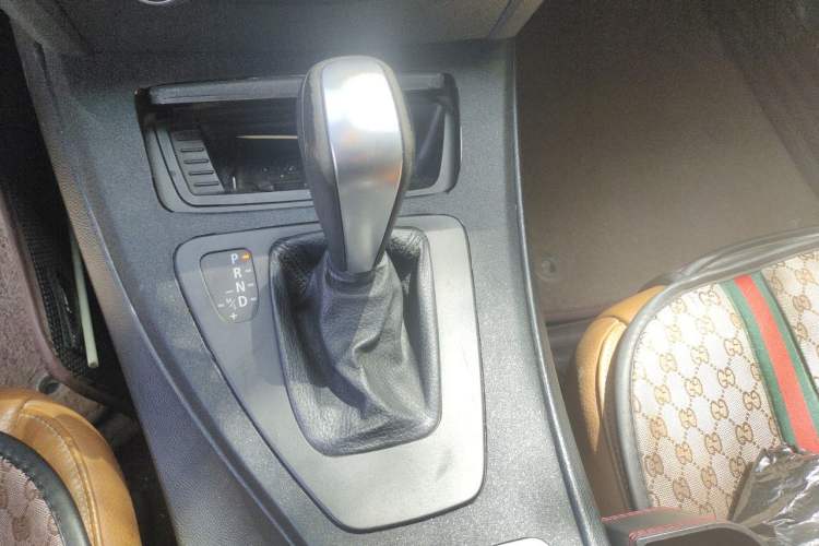 Used BMW 3 Series 2011 320i Sport Edition Gear Lever