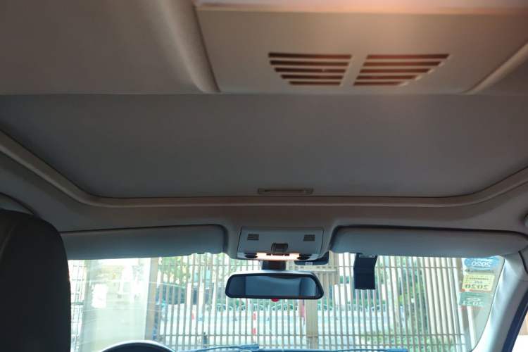 Used BMW 3 Series 2011 318i Leading Model Headliner
