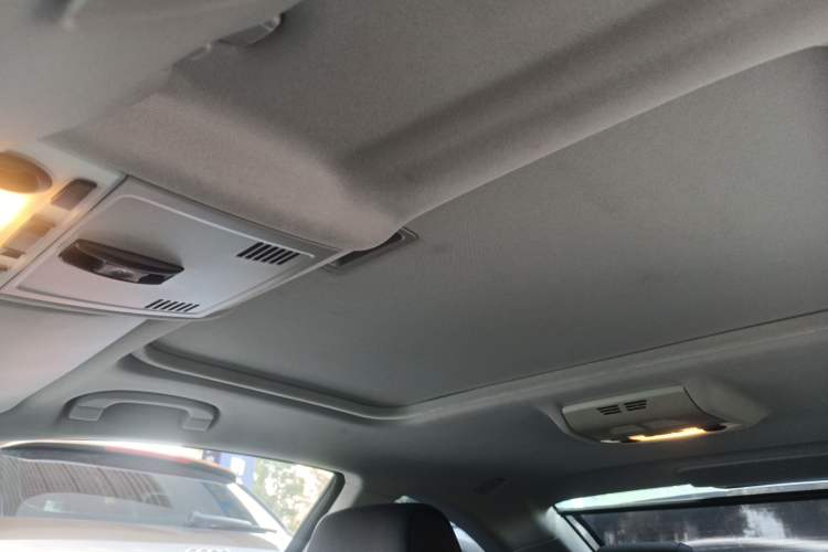 Used BMW 3 Series 2011 325i two-door coupe Headliner