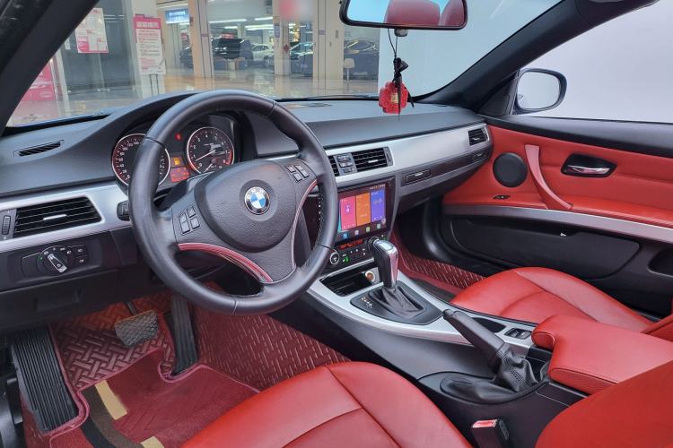 Used BMW 3 Series 2011 325i Convertible Coupe Interior 2