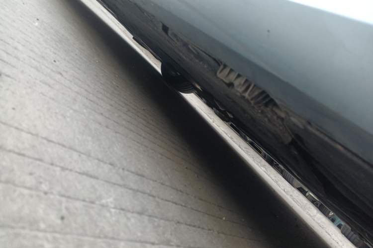 Used BMW 3 Series 2011 325i two-door coupe Left Side Sill