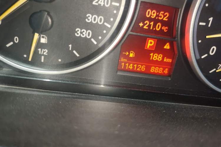 Used BMW 3 Series 2011 335i Convertible Coupe Odometer Close Up