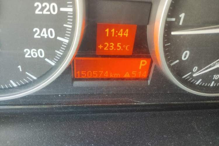 Used BMW 3 Series 2011 320i Sport Edition Odometer Close Up