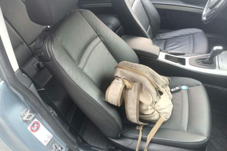 Used BMW 3 Series 2011 325i two-door coupe Right Front Seat