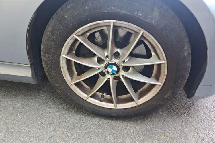 Used BMW 3 Series 2011 318i Leading Model Right Front Wheel Hub